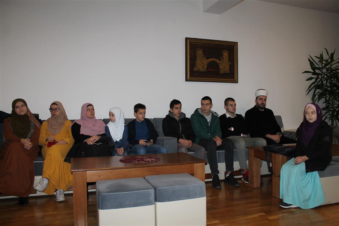 IMG-8c39d8ff952ba9e08e406f5a75d5db4b-V.jpg